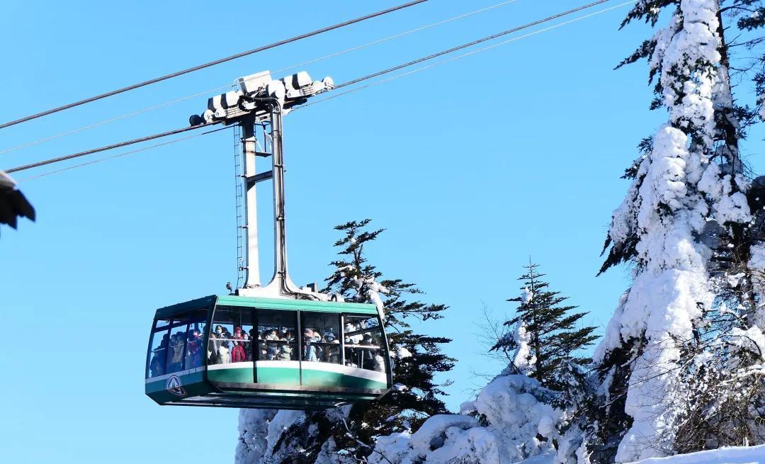 冰山滑雪场视频_雪山滑雪游戏_游侠9冰山滑雪场