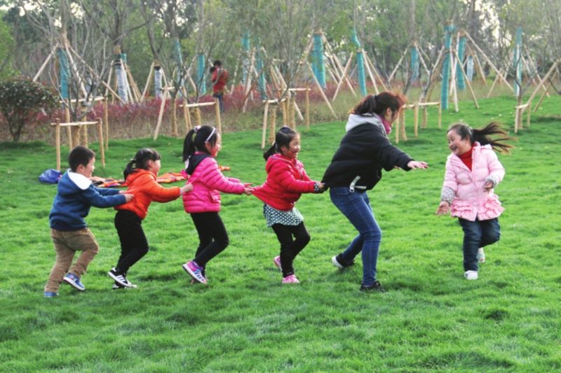 找朋友幼儿园小游戏_幼儿园找朋友游戏规则_幼儿园找朋友游戏图片